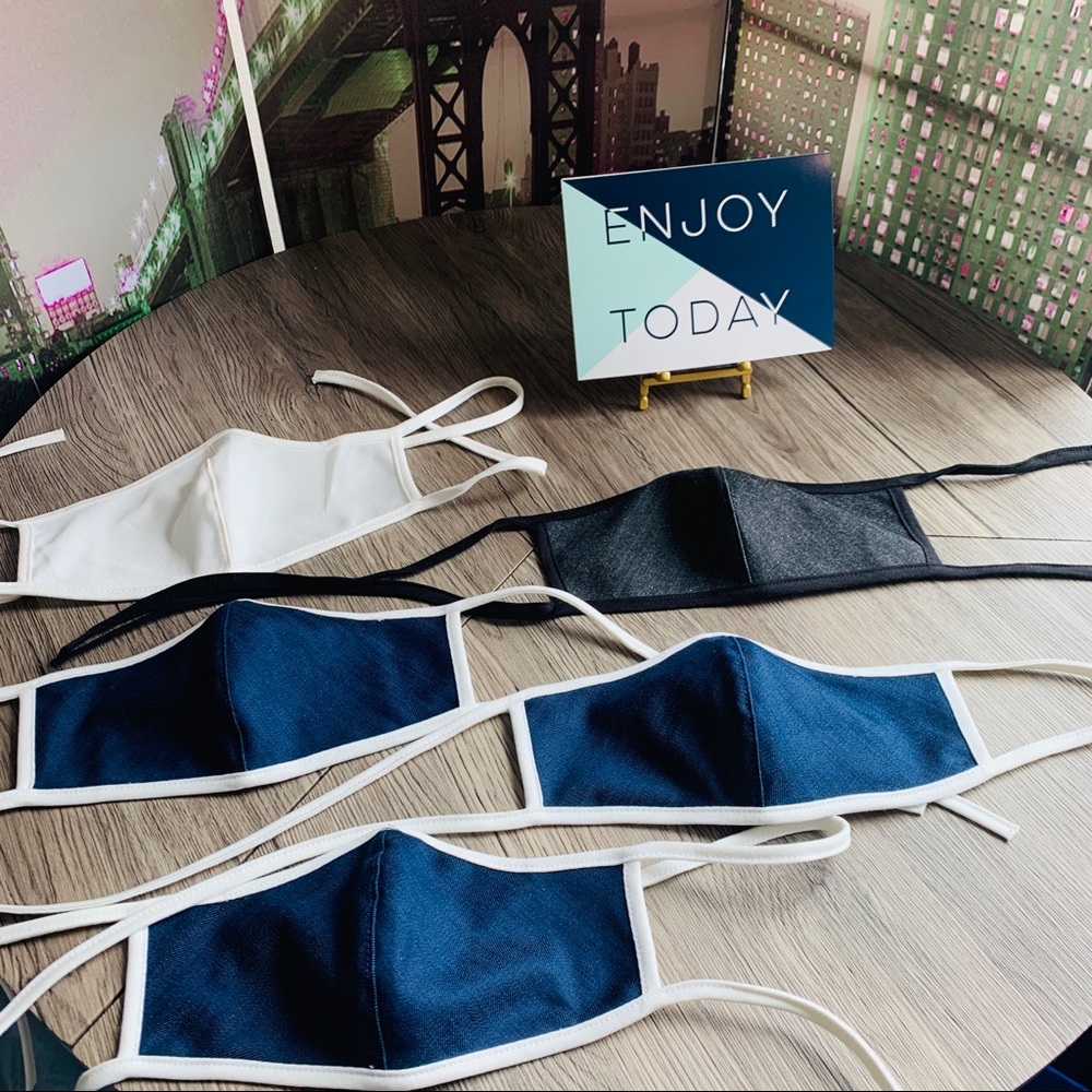 Citizens of Humanity Face Masks NEW